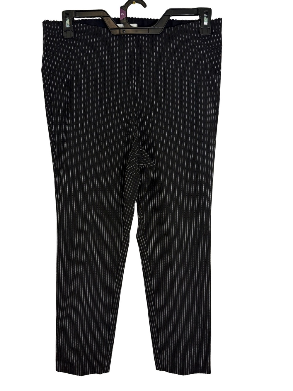 3/$20 Elle Black Pinstripe Cropped Pants Size Large
